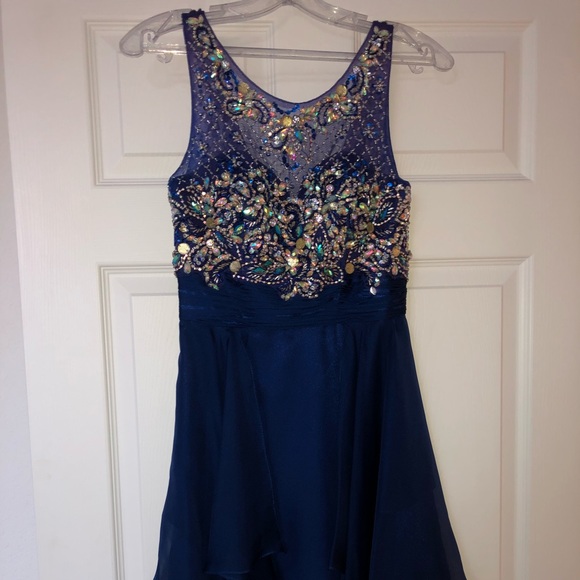 Dress - Picture 1 of 7